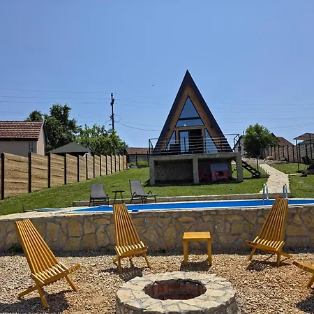 Rovni House